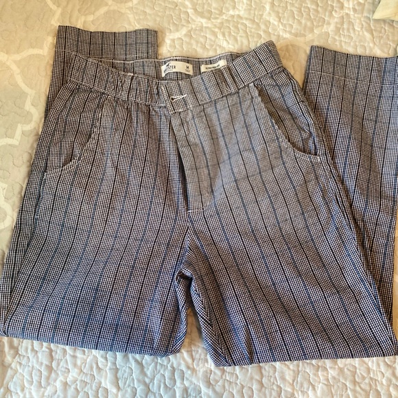 Hollister Pants - Hollister plaid ankle pants